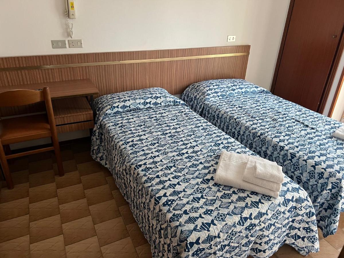 Hotel Estense Rimini Dış mekan fotoğraf