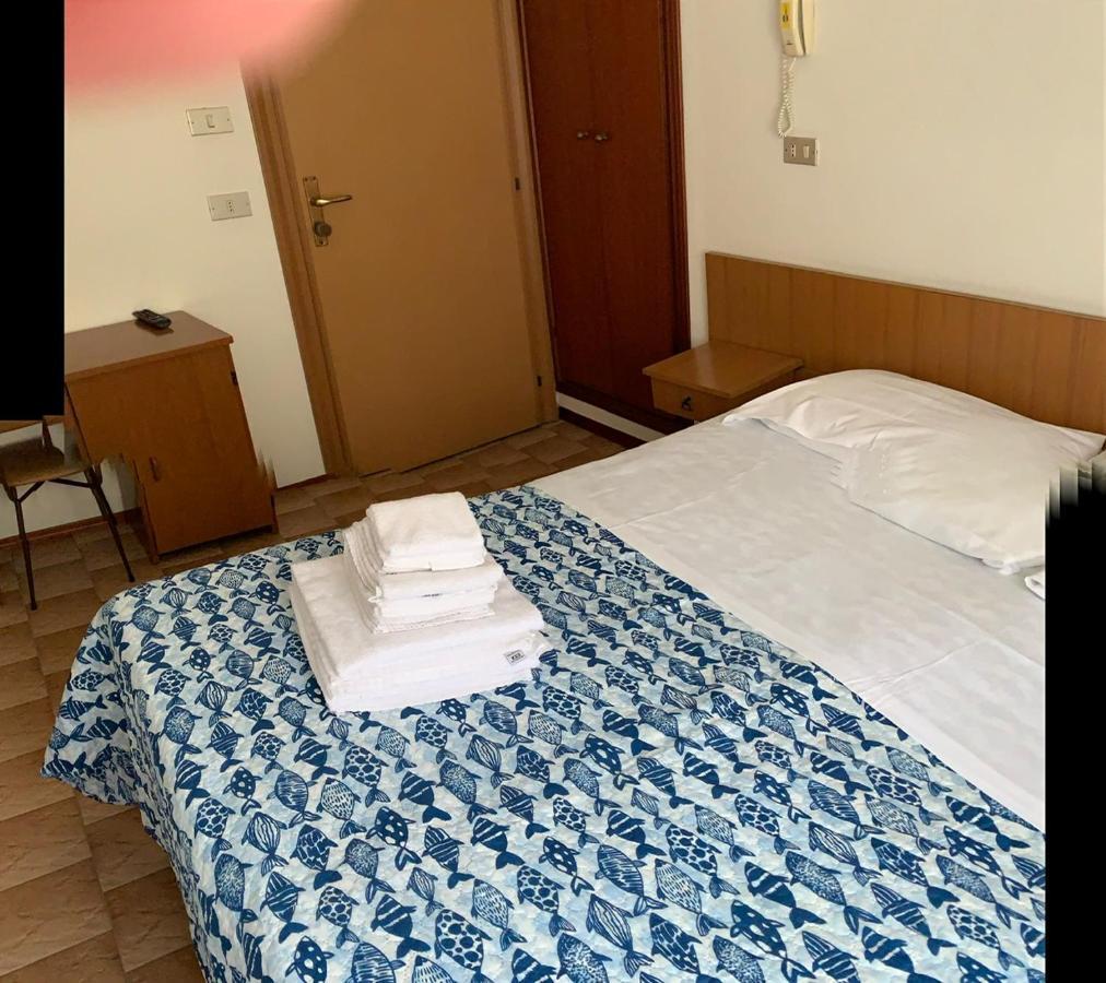 Hotel Estense Rimini Dış mekan fotoğraf