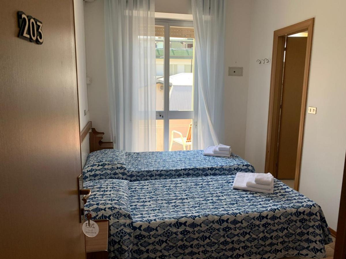Hotel Estense Rimini Dış mekan fotoğraf