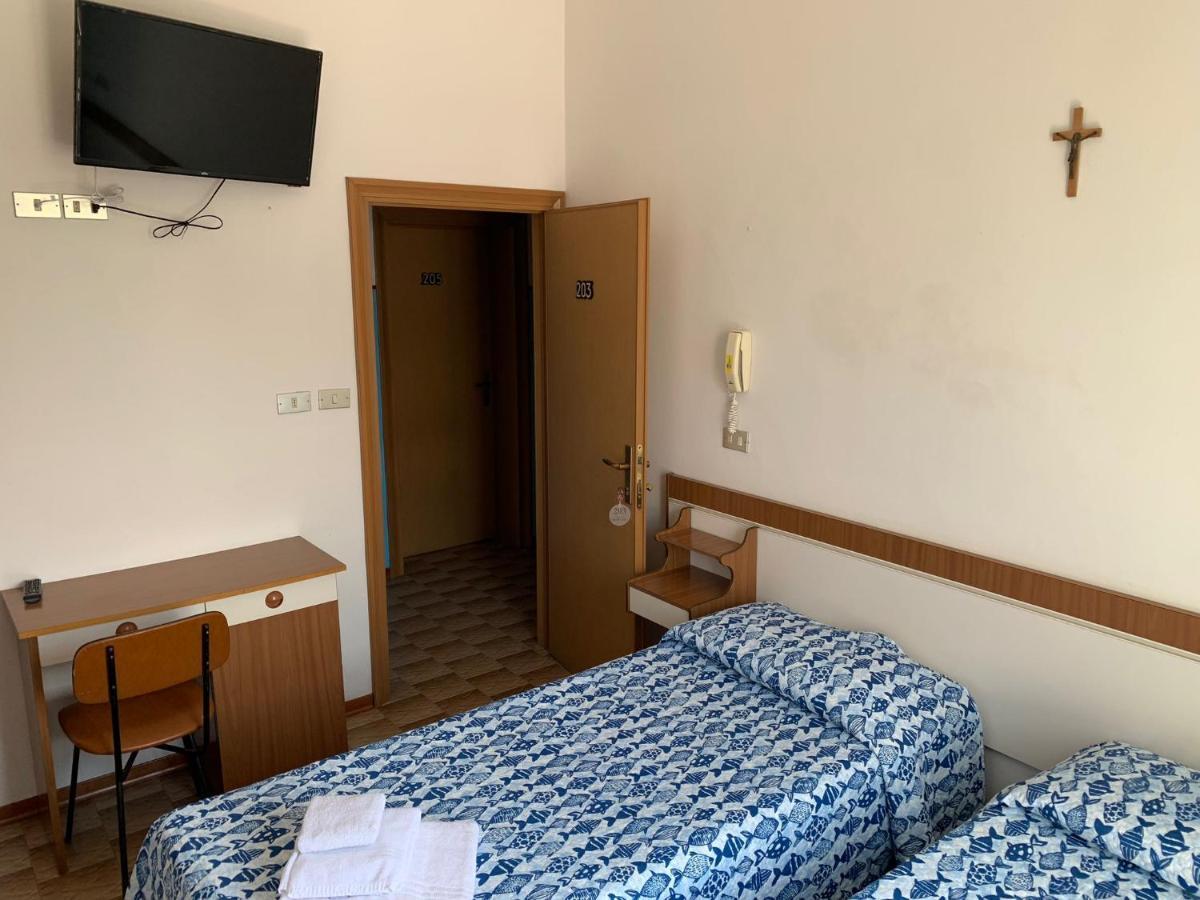 Hotel Estense Rimini Dış mekan fotoğraf